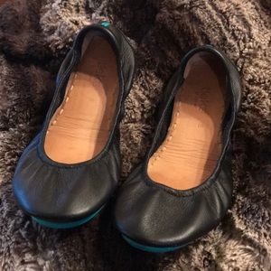 Like new matte black Tieks 8